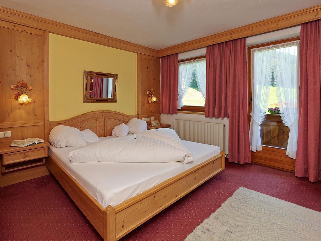 Hotel Landenhof Superior Mayrhofen Room photo