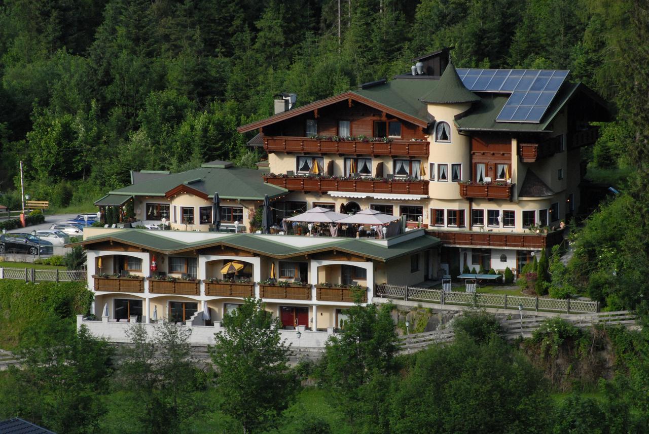Hotel Landenhof Superior Mayrhofen Exterior photo